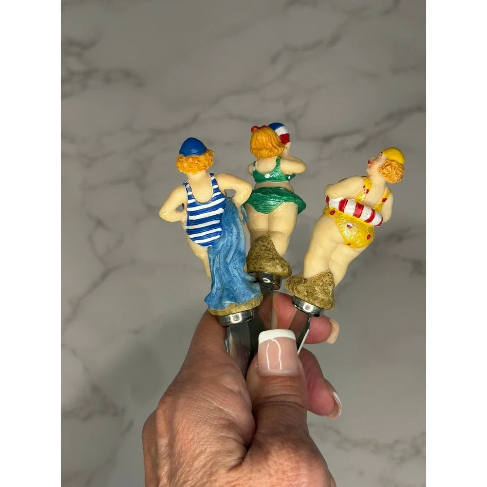 Vintage Bathing Beauty Cheese Spreader Set 3 Retro Beach Lady Resin Handles 5in